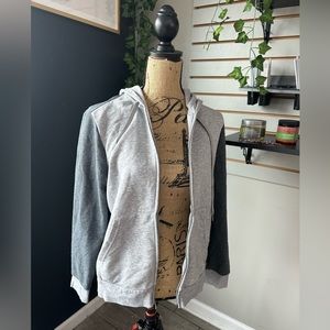 Adidas • Zip Up Hoodie • L